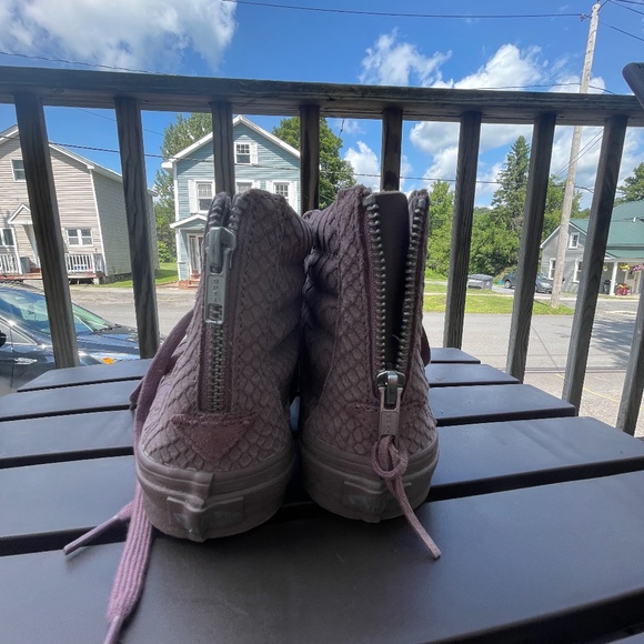 Rare VANS High-Top Shoes - Picture 4 of 8